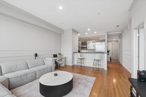 Tiny photo for 500 W Superior Street #1307, Chicago, IL 60654 (MLS # 12605840)