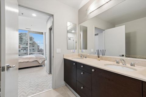 Tiny photo for 500 W Superior Street #1307, Chicago, IL 60654 (MLS # 12605840)