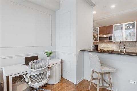 Tiny photo for 500 W Superior Street #1307, Chicago, IL 60654 (MLS # 12605840)