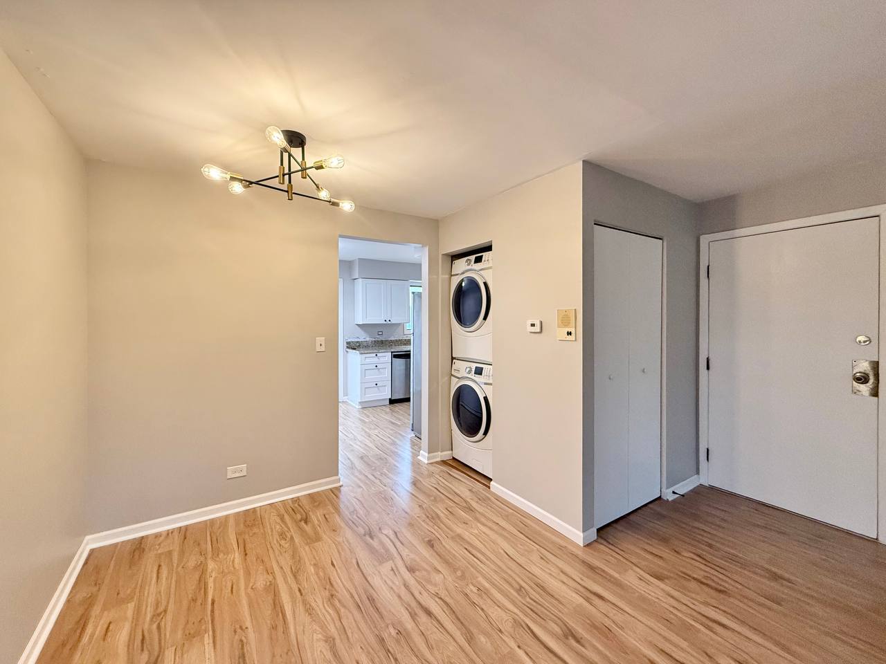 386 Echo Lane 3