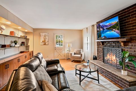 Tiny photo for 6750 County Line Lane, Burr Ridge, IL 60527 (MLS # 12516171)