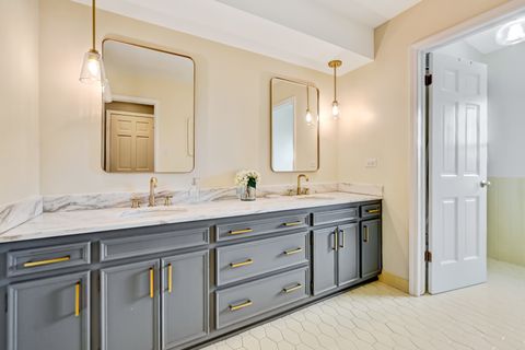 Tiny photo for 6750 County Line Lane, Burr Ridge, IL 60527 (MLS # 12516171)