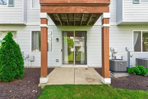 Tiny photo for 178 Cripple Creek Court #1, Schaumburg, IL 60194 (MLS # 12680705)
