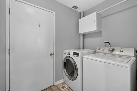 Tiny photo for 178 Cripple Creek Court #1, Schaumburg, IL 60194 (MLS # 12680705)
