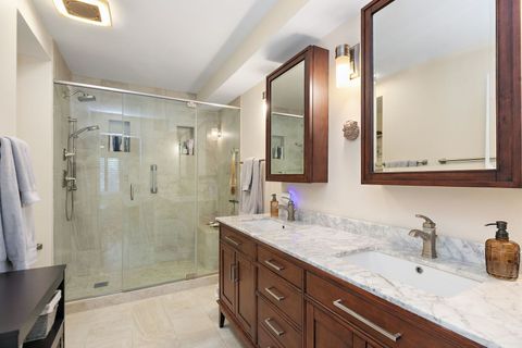 Tiny photo for 993 W Longmeadow Court #1028, Lake Barrington, IL 60010 (MLS # 12624333)