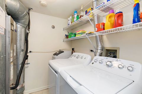 Tiny photo for 993 W Longmeadow Court #1028, Lake Barrington, IL 60010 (MLS # 12624333)