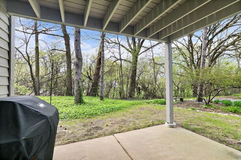 Tiny photo for 993 W Longmeadow Court #1028, Lake Barrington, IL 60010 (MLS # 12624333)