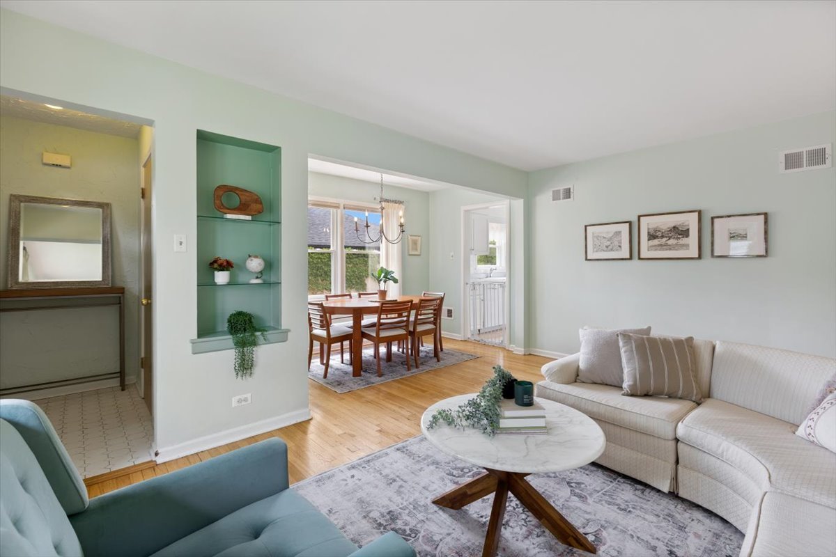 1718 N 79th Court