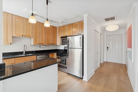 Tiny photo for 4144 N Sheridan Road #408, Chicago, IL 60613 (MLS # 12461873)