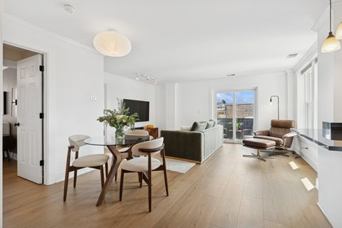 Tiny photo for 4144 N Sheridan Road #408, Chicago, IL 60613 (MLS # 12461873)