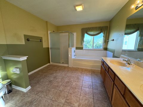 Tiny photo for 39302 N Queensbury Lane, Beach Park, IL 60083 (MLS # 12637461)