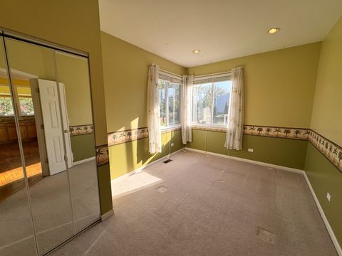 Tiny photo for 39302 N Queensbury Lane, Beach Park, IL 60083 (MLS # 12637461)