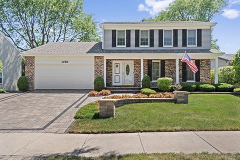 Photo of 1725 Monmouth Place, Downers Grove, IL 60516 (MLS # 12720389)
