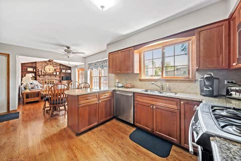 Tiny photo for 1725 Monmouth Place, Downers Grove, IL 60516 (MLS # 12720389)