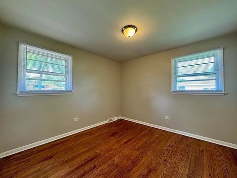 Tiny photo for 14401 Kolin Avenue, Midlothian, IL 60445 (MLS # 12547833)