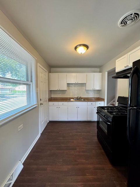 Tiny photo for 14401 Kolin Avenue, Midlothian, IL 60445 (MLS # 12547833)