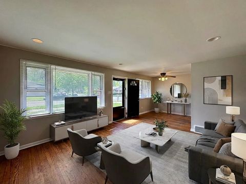 Tiny photo for 14401 Kolin Avenue, Midlothian, IL 60445 (MLS # 12547833)