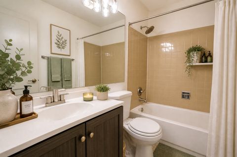 Tiny photo for 514 E Windgate Court #2D5, Arlington Heights, IL 60005 (MLS # 12618917)