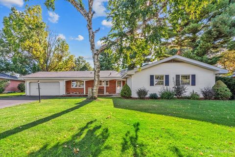 Tiny photo for 977 Lindenwood Drive, Aurora, IL 60506 (MLS # 12510885)
