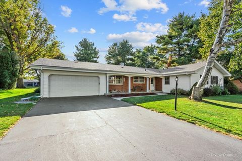 Photo of 977 Lindenwood Drive, Aurora, IL 60506 (MLS # 12510885)