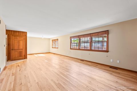 Tiny photo for 977 Lindenwood Drive, Aurora, IL 60506 (MLS # 12510885)