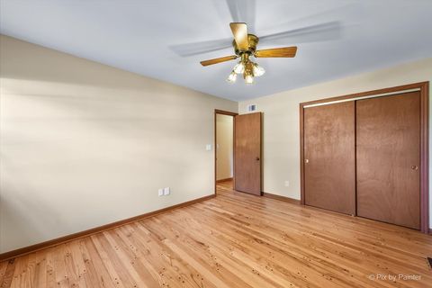 Tiny photo for 977 Lindenwood Drive, Aurora, IL 60506 (MLS # 12510885)