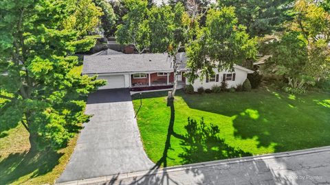 Tiny photo for 977 Lindenwood Drive, Aurora, IL 60506 (MLS # 12510885)