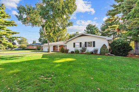Tiny photo for 977 Lindenwood Drive, Aurora, IL 60506 (MLS # 12510885)
