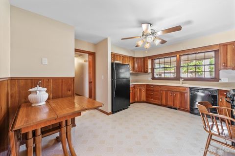 Tiny photo for 977 Lindenwood Drive, Aurora, IL 60506 (MLS # 12510885)