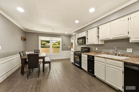 Tiny photo for 303 Center Parkway, Yorkville, IL 60560 (MLS # 12681947)
