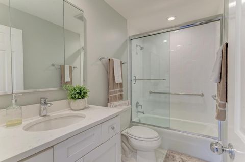 Tiny photo for 4000 Dundee Road #107, Northbrook, IL 60062 (MLS # 12683517)