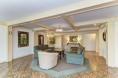 Tiny photo for 4000 Dundee Road #107, Northbrook, IL 60062 (MLS # 12683517)