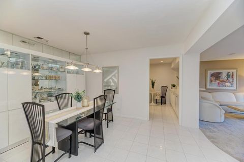 Tiny photo for 4000 Dundee Road #107, Northbrook, IL 60062 (MLS # 12683517)