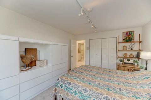 Tiny photo for 4000 Dundee Road #107, Northbrook, IL 60062 (MLS # 12683517)