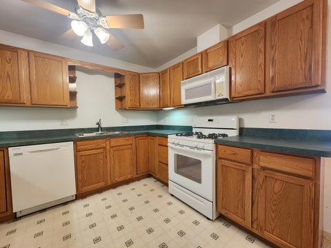 Tiny photo for 30 S Walnut Drive, North Aurora, IL 60542 (MLS # 12778338)