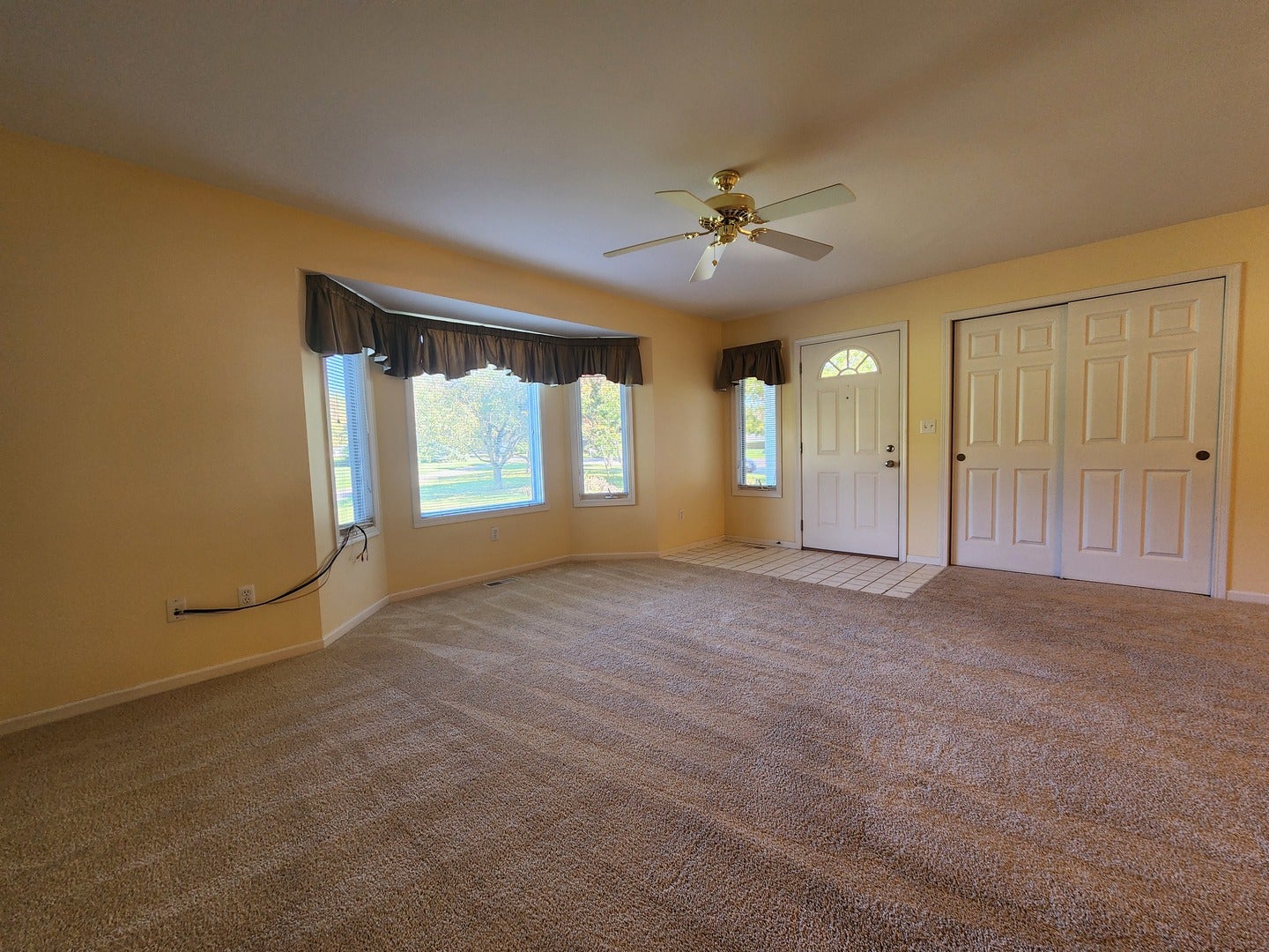 30 S Walnut Drive