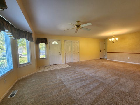 Tiny photo for 30 S Walnut Drive, North Aurora, IL 60542 (MLS # 12778338)