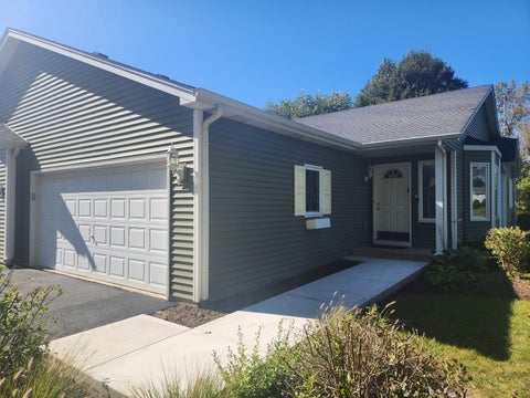 Tiny photo for 30 S Walnut Drive, North Aurora, IL 60542 (MLS # 12778338)