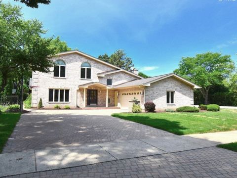 Photo of 1302 S PRINCETON Avenue, Arlington Heights, IL 60005 (MLS # 12591923)