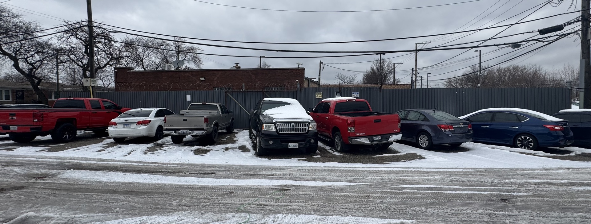 3327 W Columbus Avenue