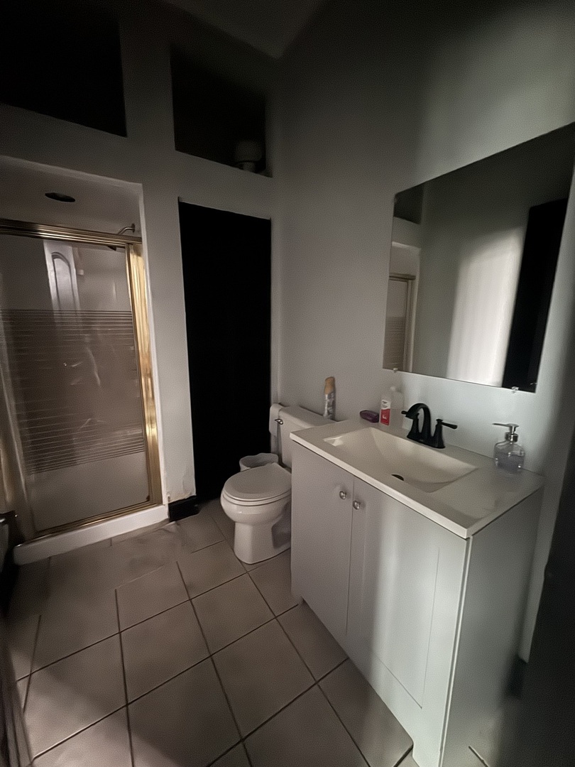 3327 W Columbus Avenue