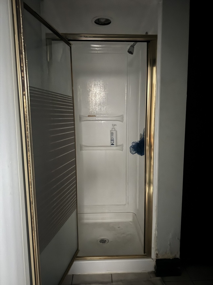 3327 W Columbus Avenue