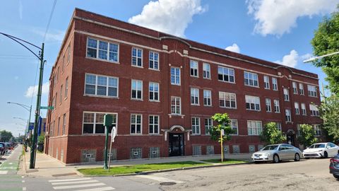 3205 W GEORGE Street 2 Chicago IL 60618