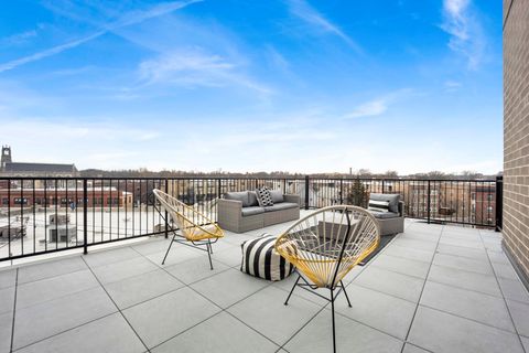 Tiny photo for 5630 N Broadway Street #4W, Chicago, IL 60660 (MLS # 12594020)