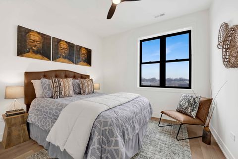 Tiny photo for 5630 N Broadway Street #4W, Chicago, IL 60660 (MLS # 12594020)