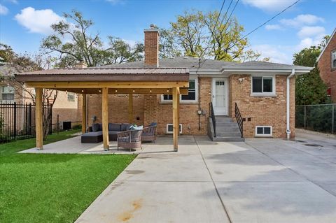 Tiny photo for 8836 Sayre Avenue, Morton Grove, IL 60053 (MLS # 12505443)