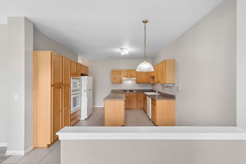 Tiny photo for 2075 Ivy Ridge Drive, Hoffman Estates, IL 60192 (MLS # 12623646)