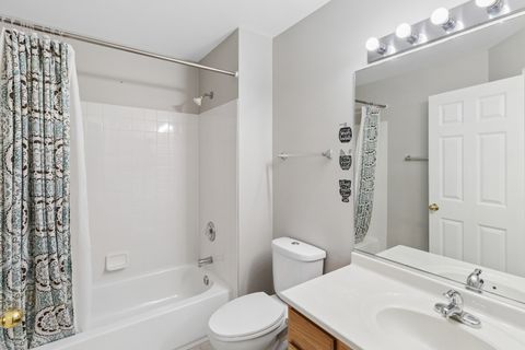Tiny photo for 2075 Ivy Ridge Drive, Hoffman Estates, IL 60192 (MLS # 12623646)