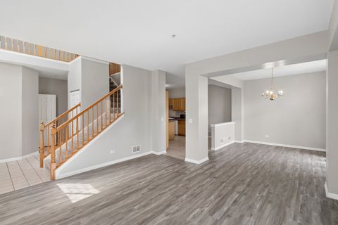Tiny photo for 2075 Ivy Ridge Drive, Hoffman Estates, IL 60192 (MLS # 12623646)