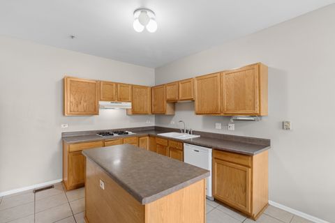 Tiny photo for 2075 Ivy Ridge Drive, Hoffman Estates, IL 60192 (MLS # 12623646)